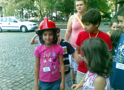 Посещение в пожарната на деца от Център Яника